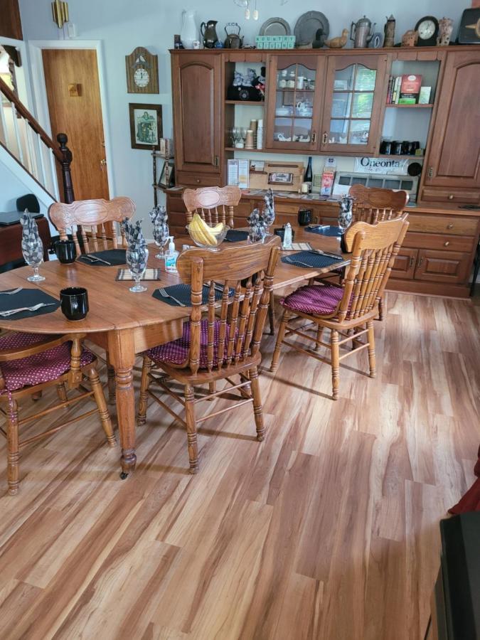 Kountry Living Bed And Breakfast 오네온타 외부 사진