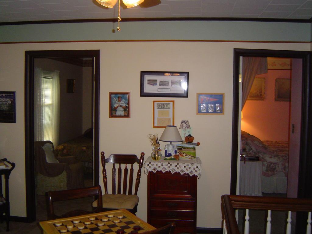 Kountry Living Bed And Breakfast 오네온타 외부 사진